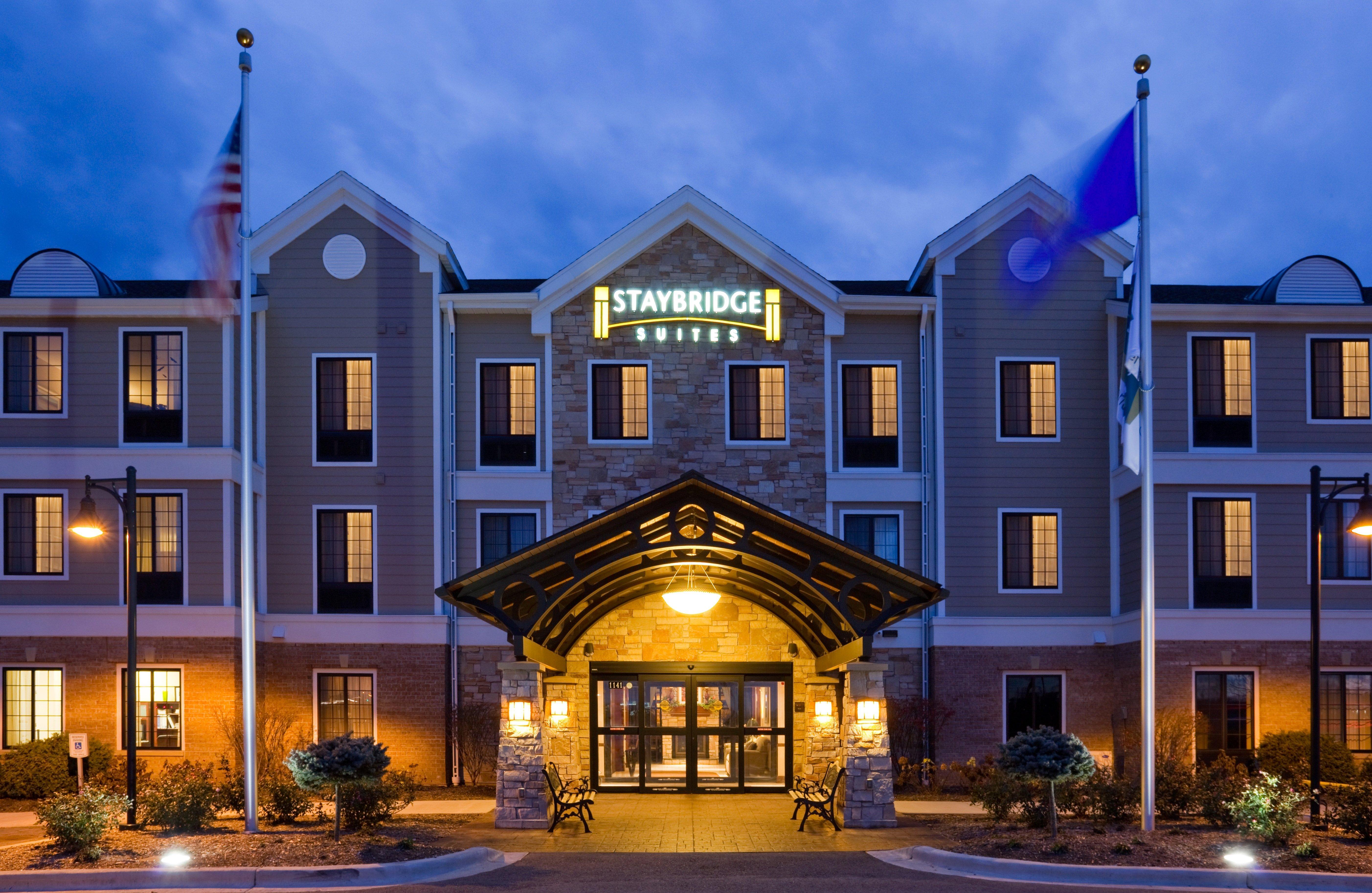 สเตย์บริดจ์ สวีท มิลวอคี เวสต์-โอโคโนโมวอค Hotel Oconomowoc ภายนอก รูปภาพ