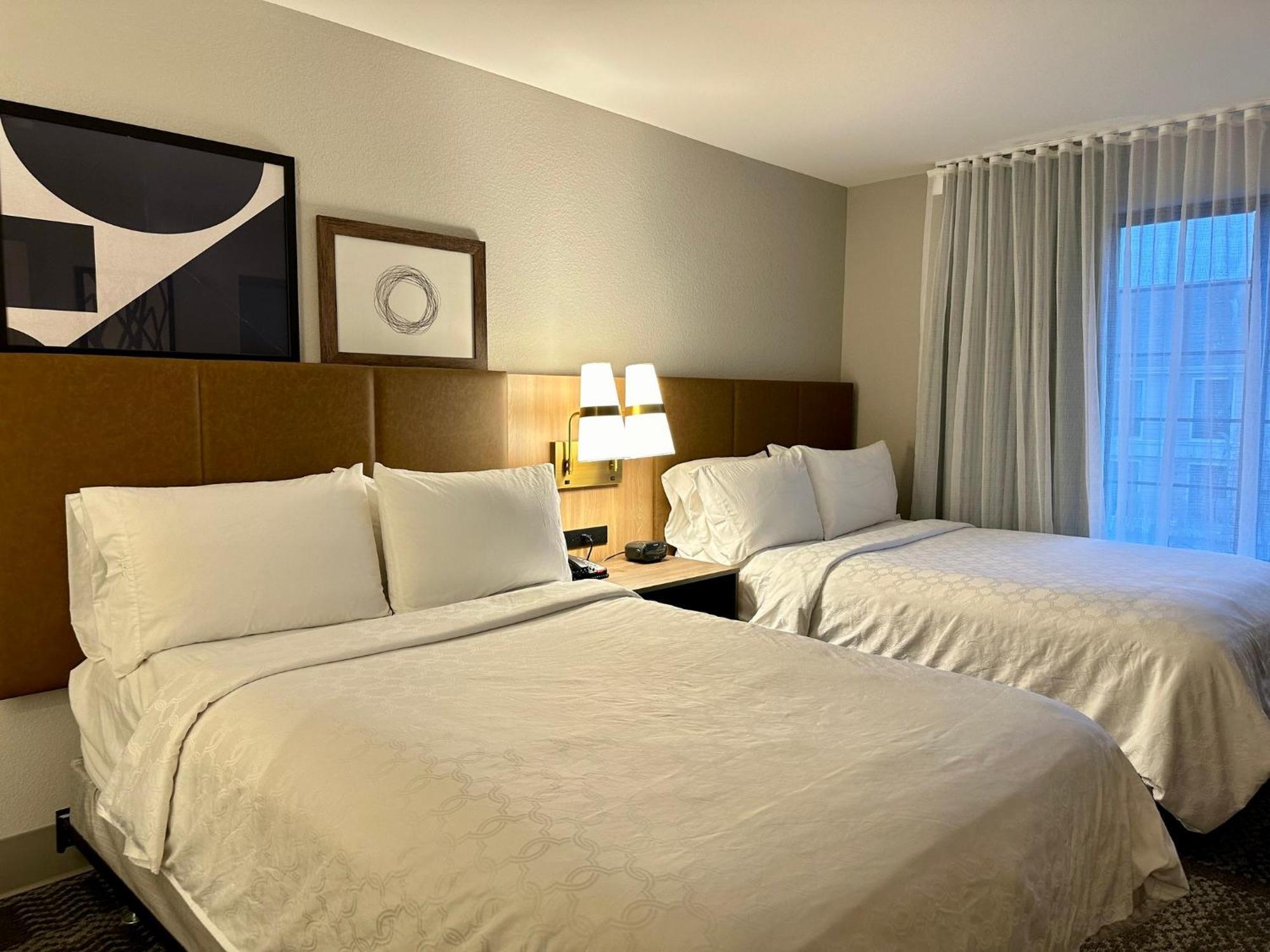สเตย์บริดจ์ สวีท มิลวอคี เวสต์-โอโคโนโมวอค Hotel Oconomowoc ภายนอก รูปภาพ