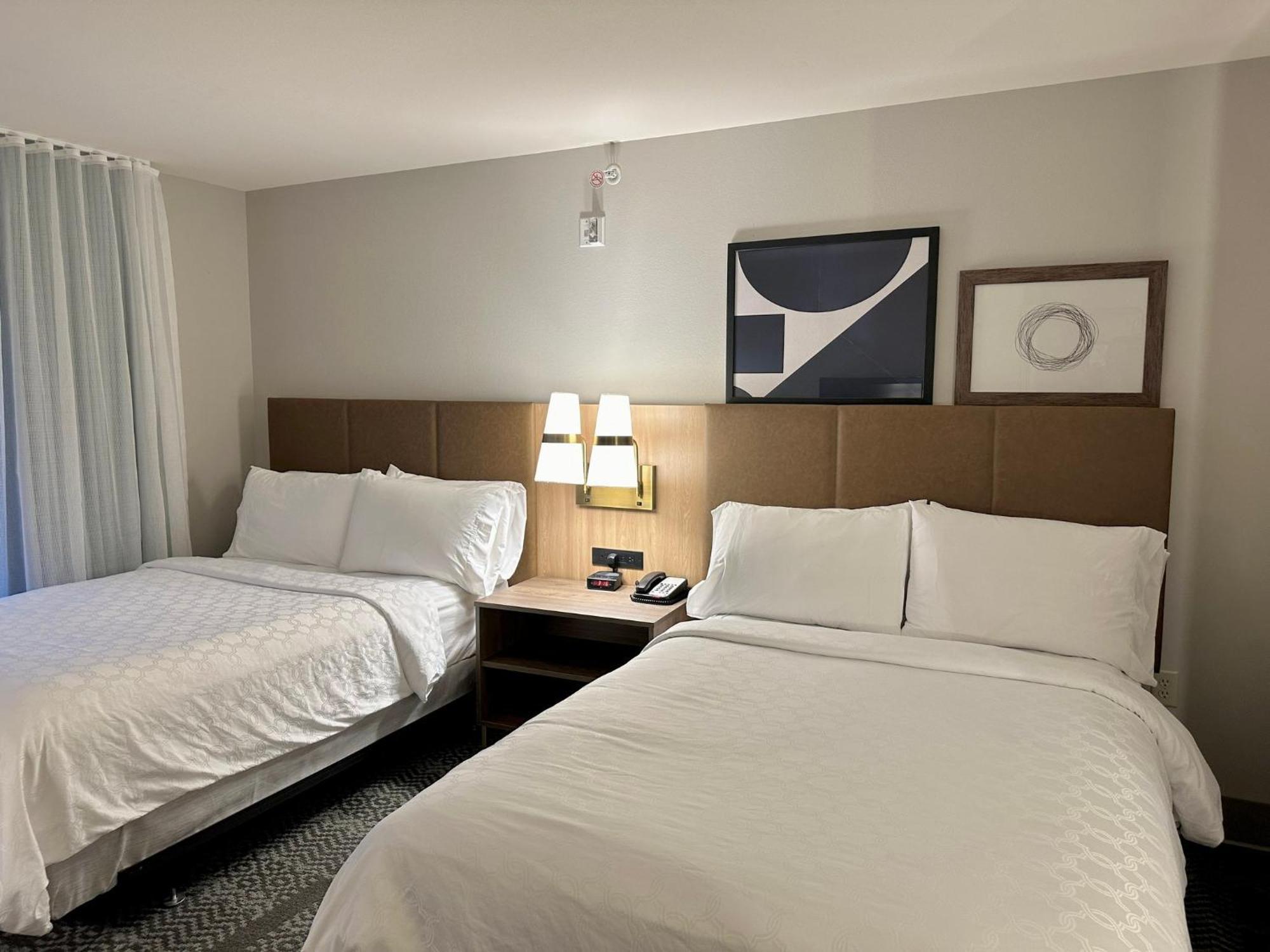 สเตย์บริดจ์ สวีท มิลวอคี เวสต์-โอโคโนโมวอค Hotel Oconomowoc ภายนอก รูปภาพ